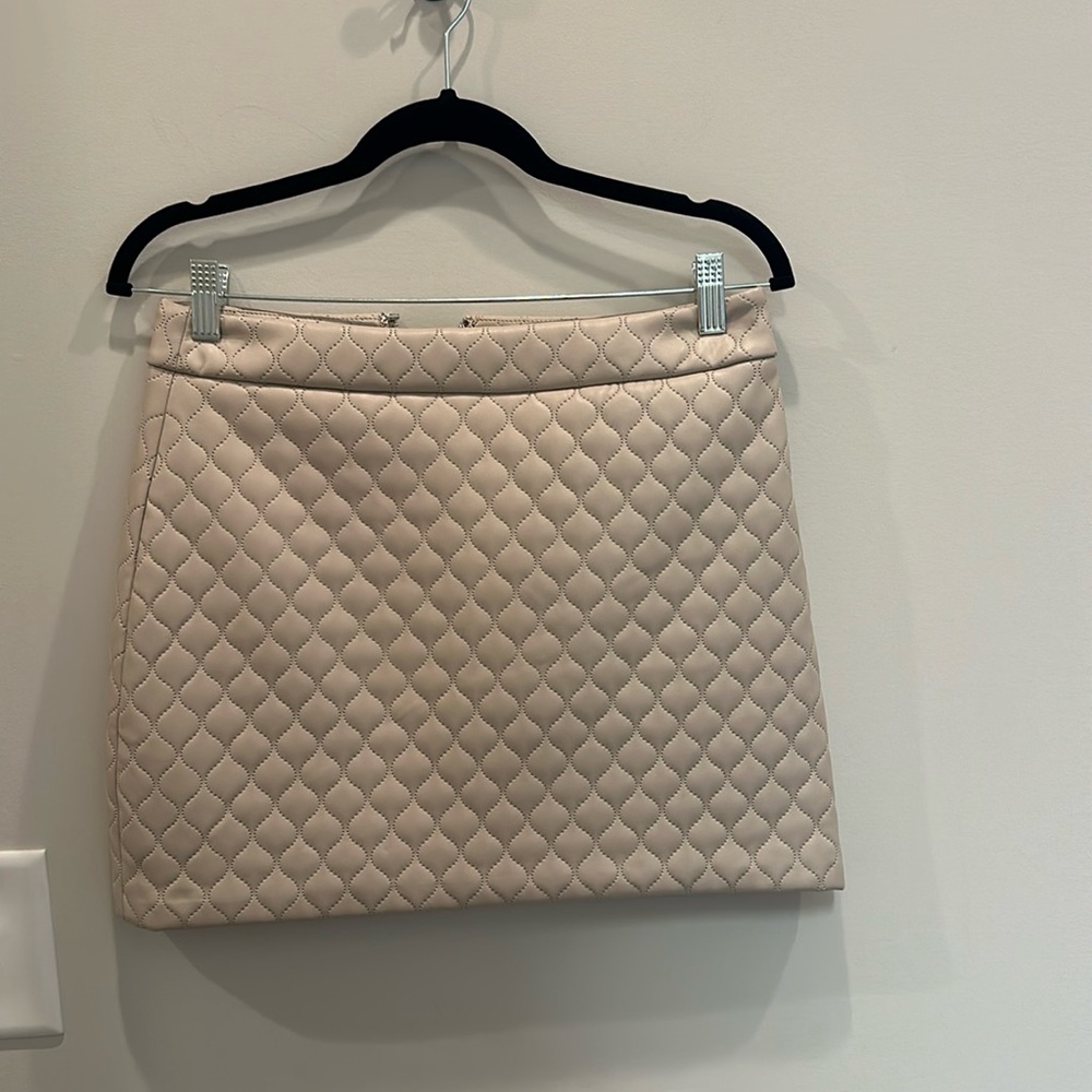 BRAND NEW Anthropologie neutral Greylin Quilted Faux-Leather Mini Skirt